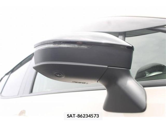 Toyota AQUA 2025-10 8379680-14