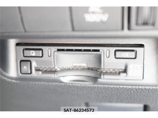 Toyota AQUA 2025-10 8379680-4