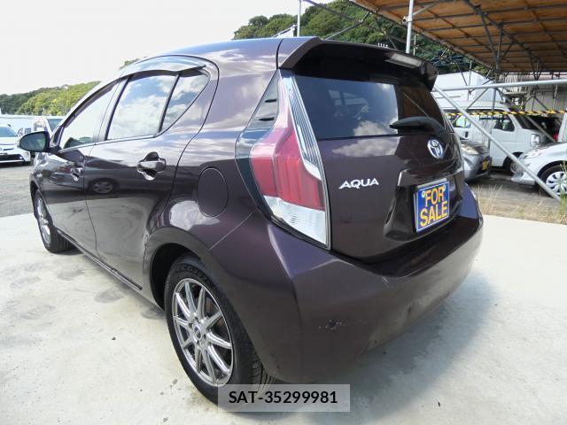 Toyota AQUA 2015-03 8379746-1