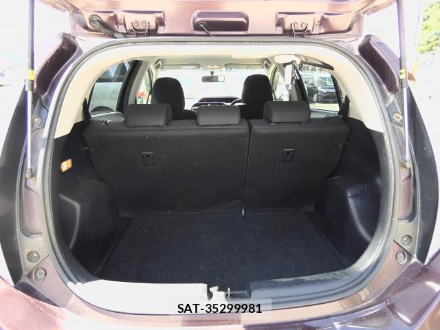 Toyota AQUA 2015-03 8379746-12