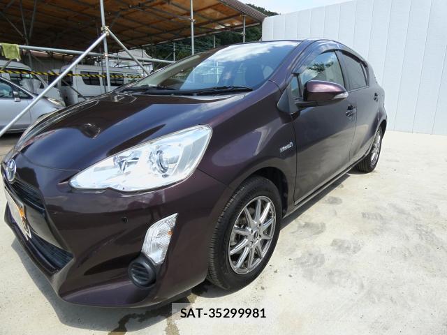 Toyota AQUA 2015-03 8379746-13