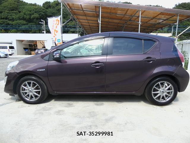 Toyota AQUA 2015-03 8379746-15