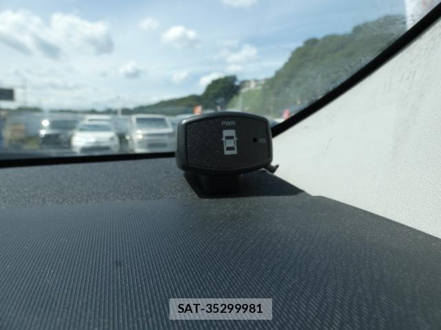 Toyota AQUA 2015-03 8379746-8