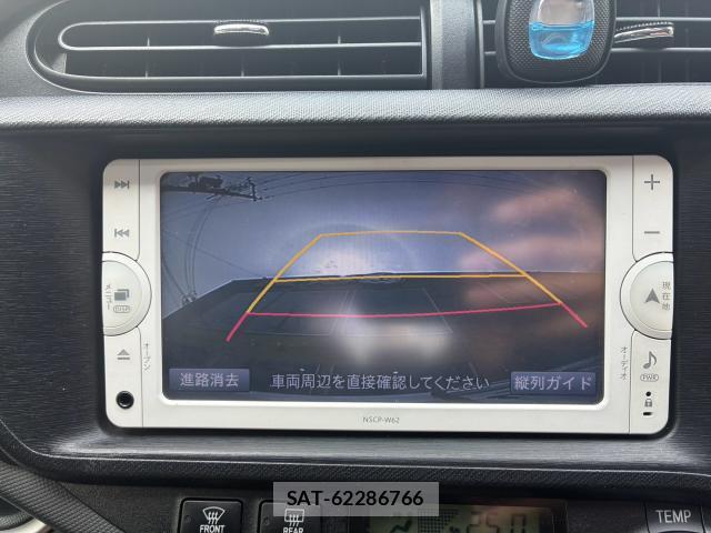 Toyota AQUA 2013-08 8379868-4