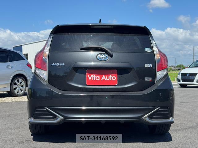 Toyota AQUA 2015-12 8379898-10