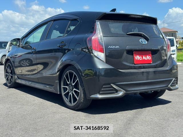 Toyota AQUA 2015-12 8379898-19
