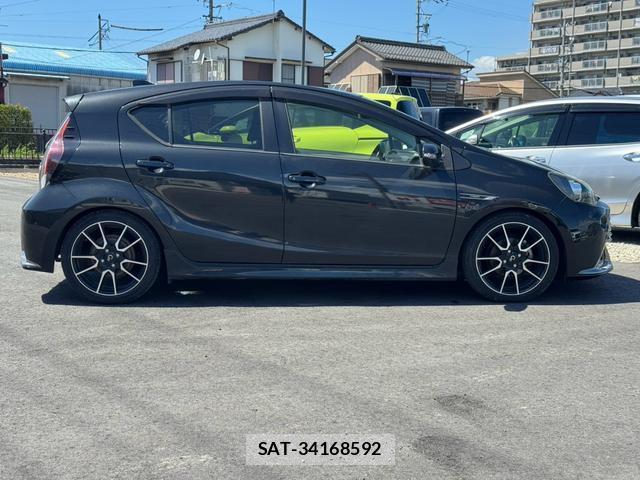 Toyota AQUA 2015-12 8379898-2