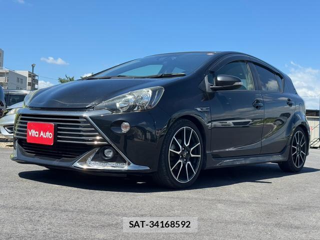 Toyota AQUA 2015-12 8379898-9