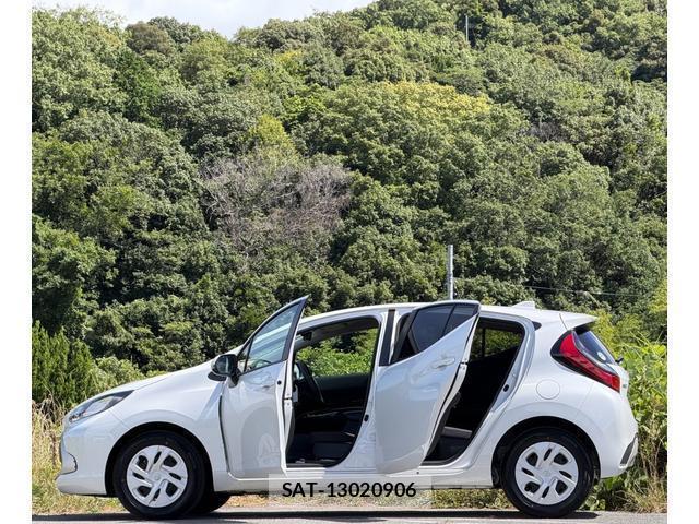 Toyota AQUA 2023-09 8379949-16