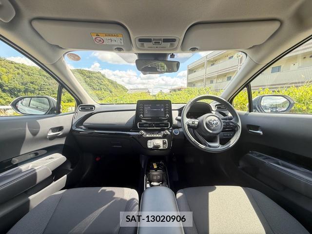 Toyota AQUA 2023-09 8379949-2