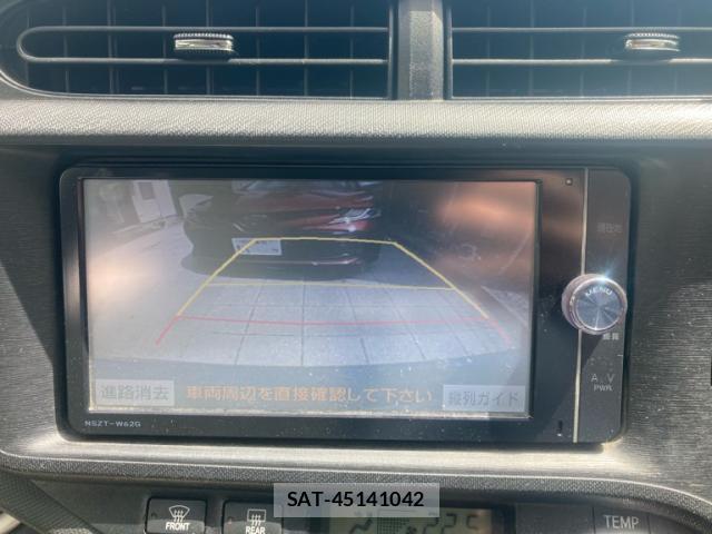 Toyota AQUA 2013-08 8380040-16