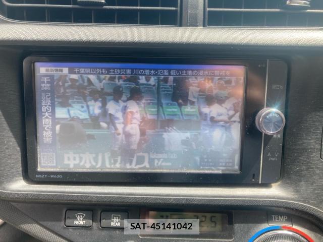 Toyota AQUA 2013-08 8380040-17