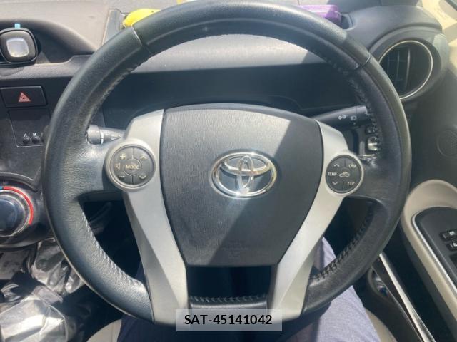 Toyota AQUA 2013-08 8380040-9