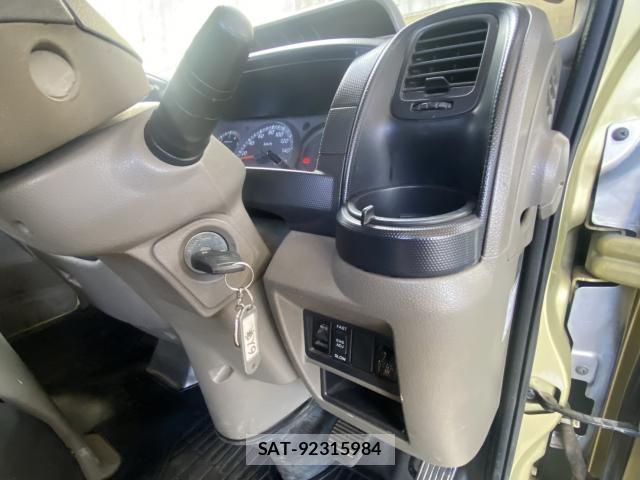 Nissan ATLAS 2013-02 8380185-7