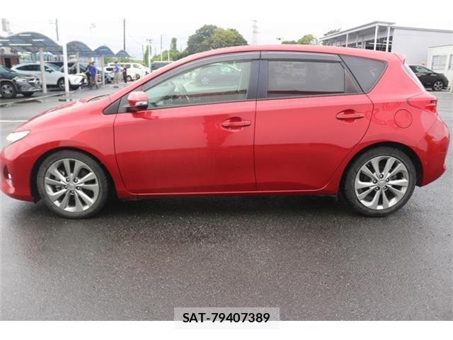 Toyota AURIS 2015-01 8379720-9
