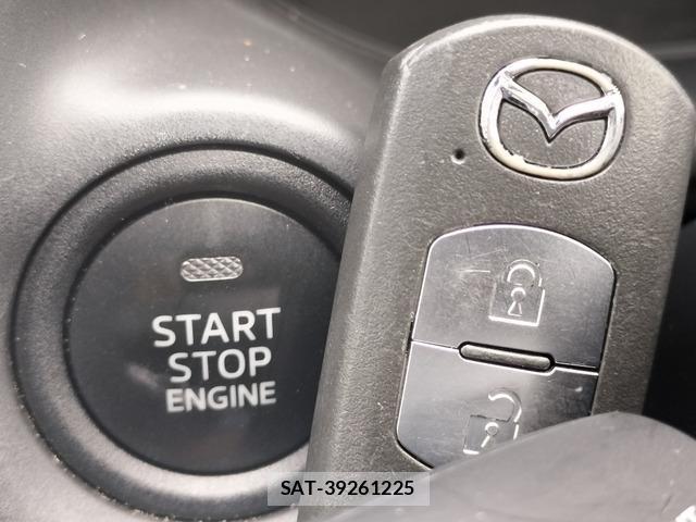 Mazda AXELA SPORT 2014-12 8379219-7