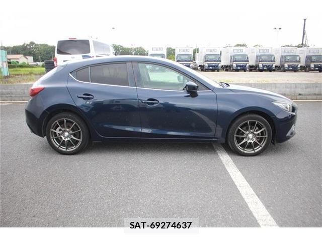 Mazda AXELA SPORT 2014-01 8379679-8