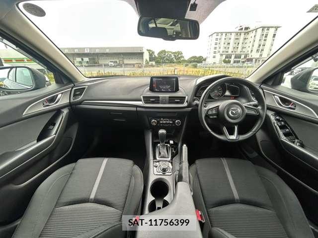 Mazda AXELA 2016-08 8379831-1