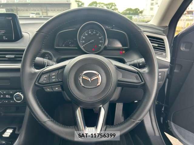 Mazda AXELA 2016-08 8379831-15