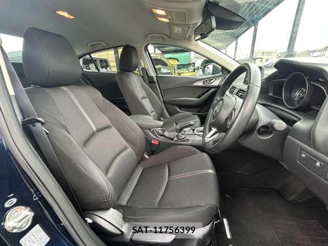 Mazda AXELA 2016-08 8379831-9