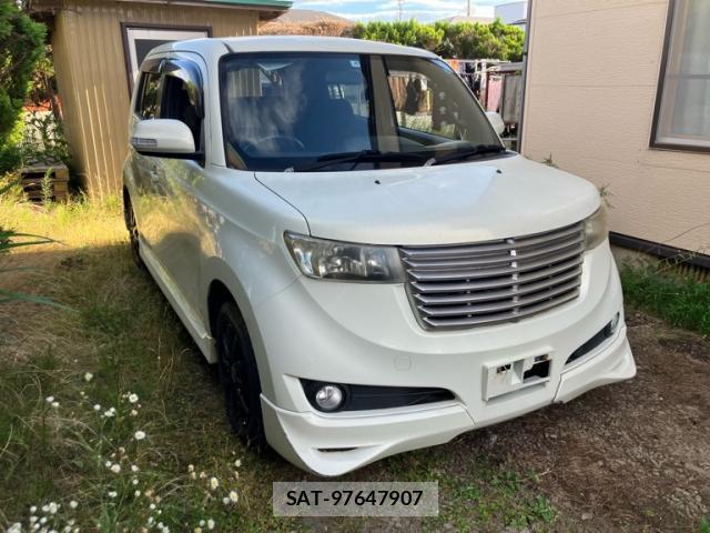 Toyota BB 2009-04 8379029-1