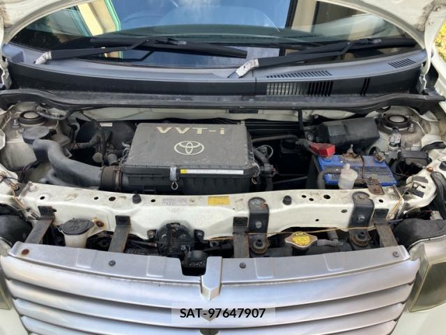 Toyota BB 2009-04 8379029-19