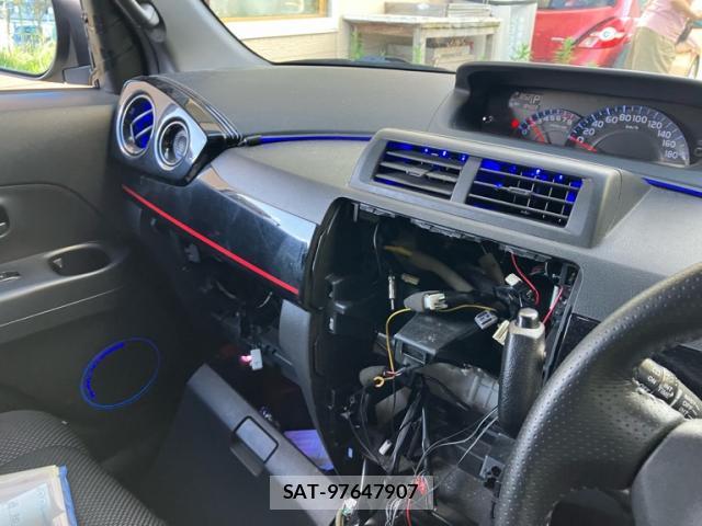 Toyota BB 2009-04 8379029-9
