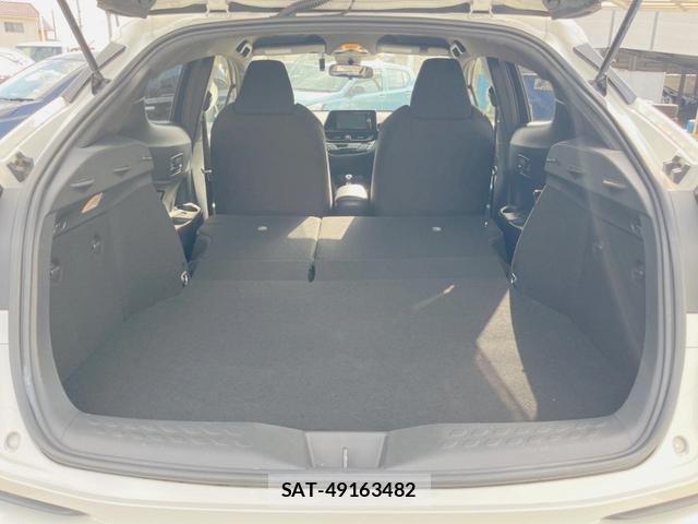 Toyota C-HR 2018-03 8378606-10