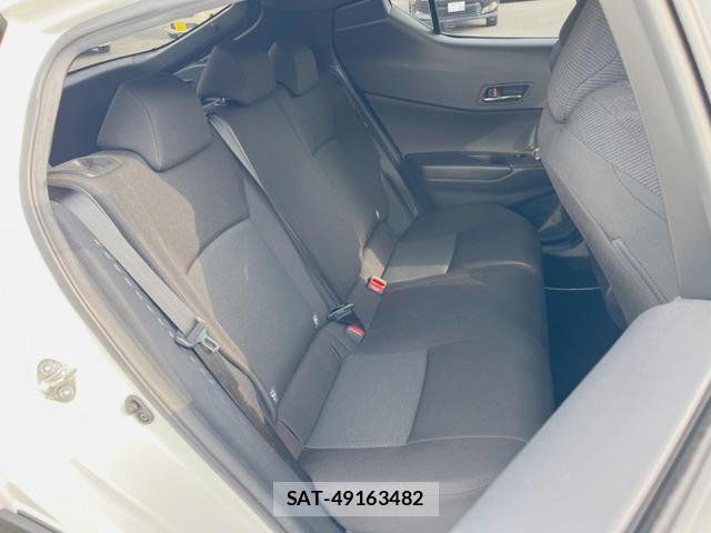 Toyota C-HR 2018-03 8378606-9