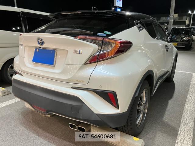 Toyota C-HR 2018-08 8379009-3