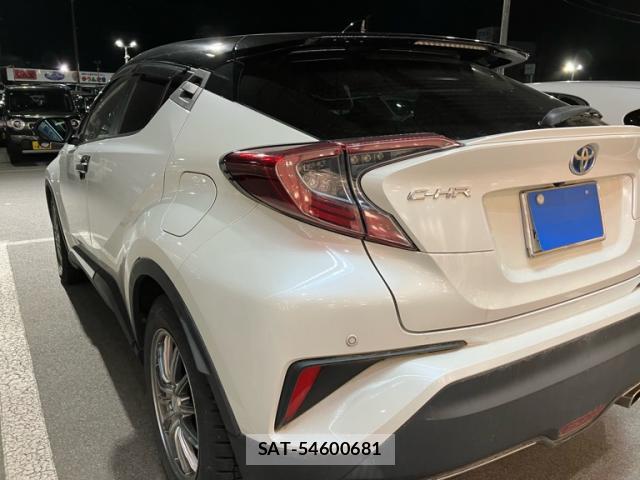 Toyota C-HR 2018-08 8379009-4