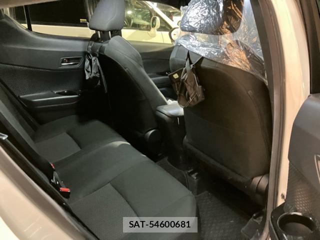 Toyota C-HR 2018-08 8379009-8