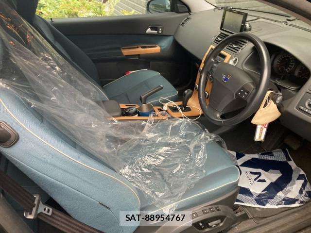 Volvo C30 2007-10 8378556-11