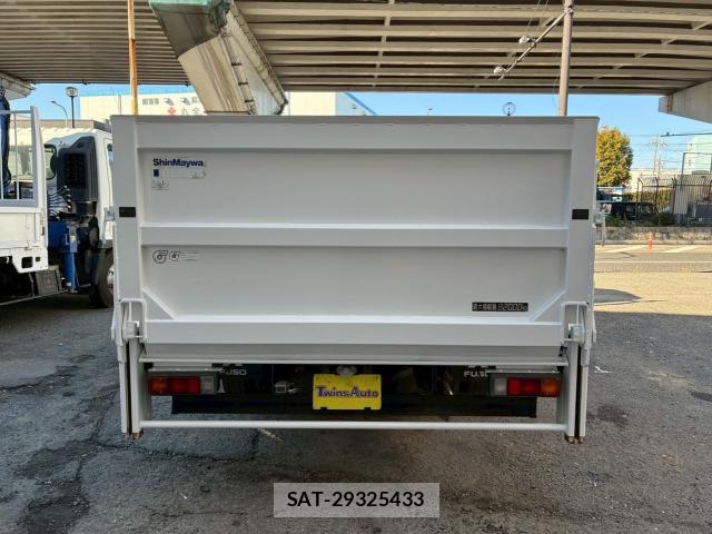 MITSUBISHI FUSO CANTER 2014-11 8379360-1