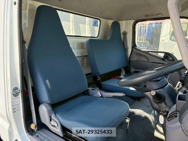 MITSUBISHI FUSO CANTER 2014-11 8379360-3