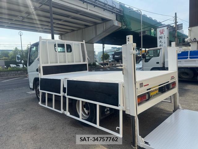 MITSUBISHI FUSO CANTER 2015-05 8379380-2
