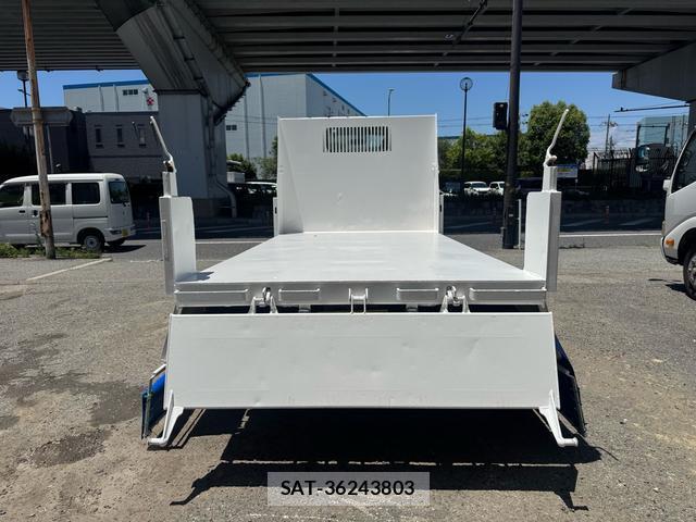 MITSUBISHI FUSO CANTER 2016-10 8379386-4