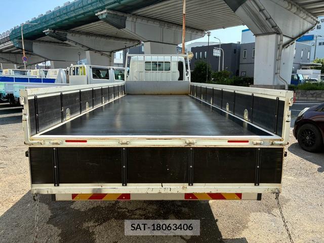 MITSUBISHI FUSO CANTER 2022-09 8379388-2