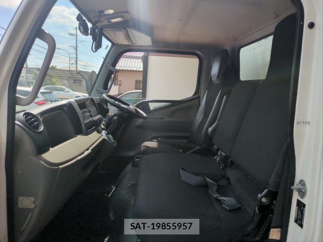 MITSUBISHI FUSO CANTER 2016-12 8379761-5