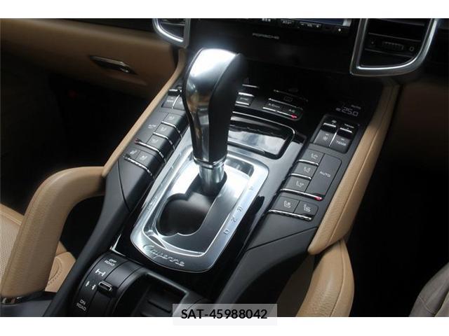 Porsche CAYENNE 2015-07 8379732-5