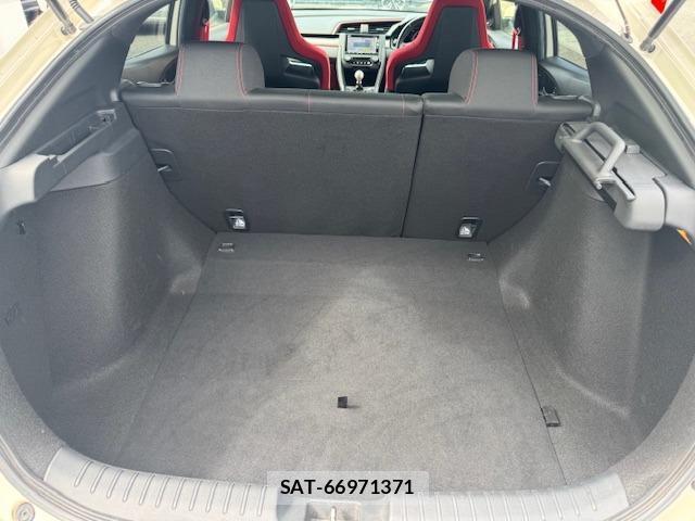 Honda CIVIC 2019-09 8379636-7