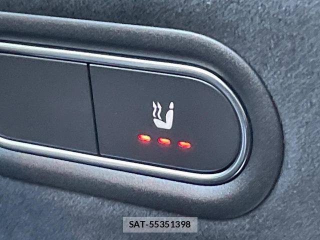 Mercedes Benz CLA-CLASS 2021-01 8379560-5