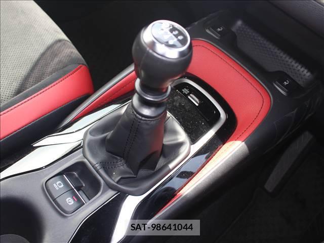 Toyota COROLLA SPORT 2018-11 8378964-10