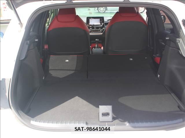 Toyota COROLLA SPORT 2018-11 8378964-19