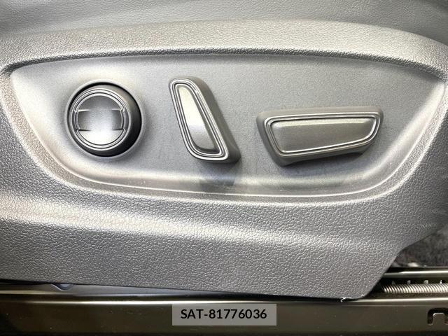 Toyota Crown Crossover 2023-06 8379936-6