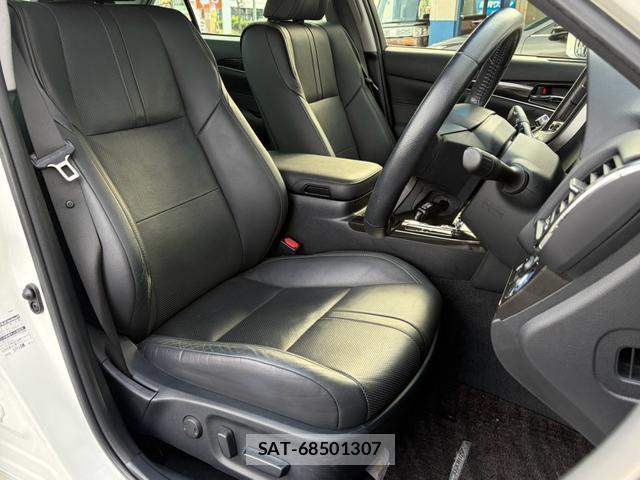 Toyota CROWN HYBRID 2013-07 8379513-5