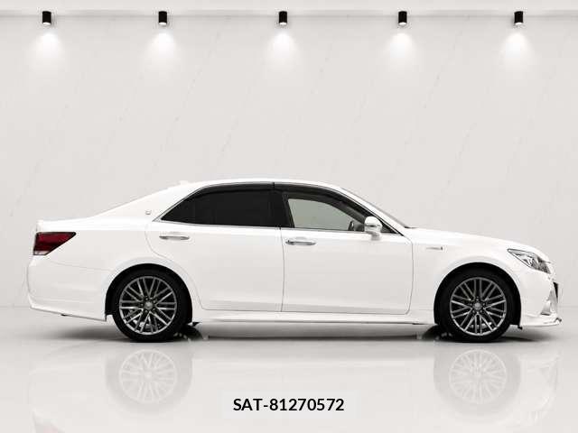 Toyota CROWN HYBRID 2013-04 8379848-1