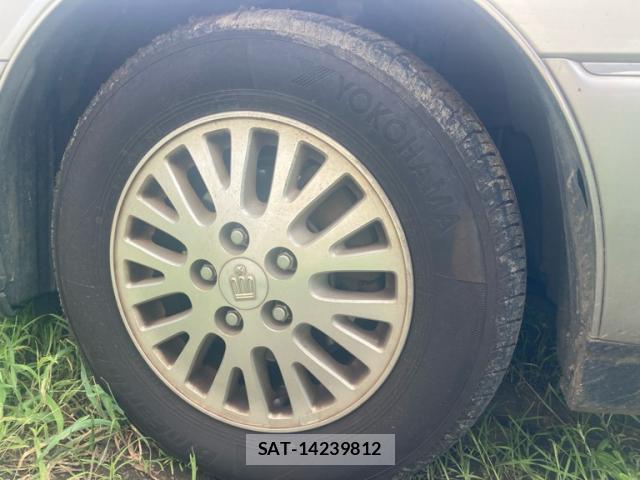 Toyota CROWN MAJESTA 2001-09 8379074-5