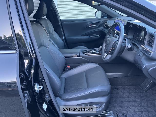 Toyota CROWN 2024-03 8378670-3