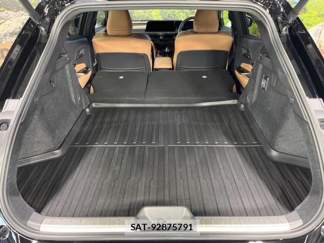 Toyota CROWN 2024-10 8378710-10